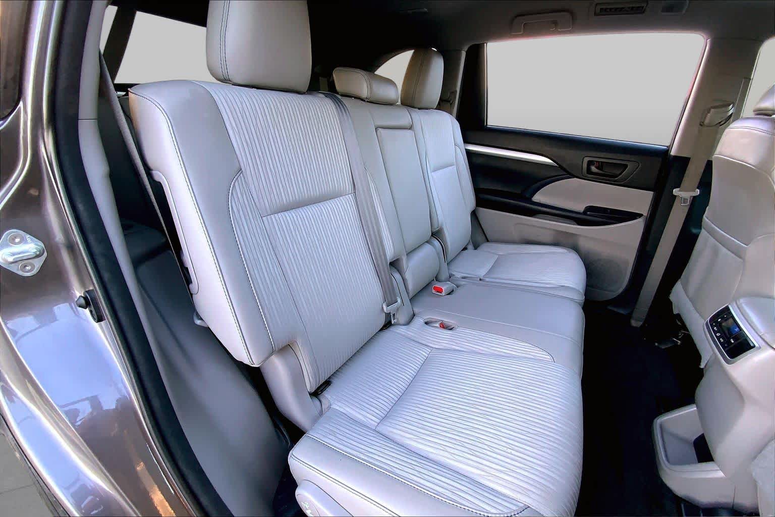 2018 Toyota Highlander LE Predawn Gray Mica at Westside Kia