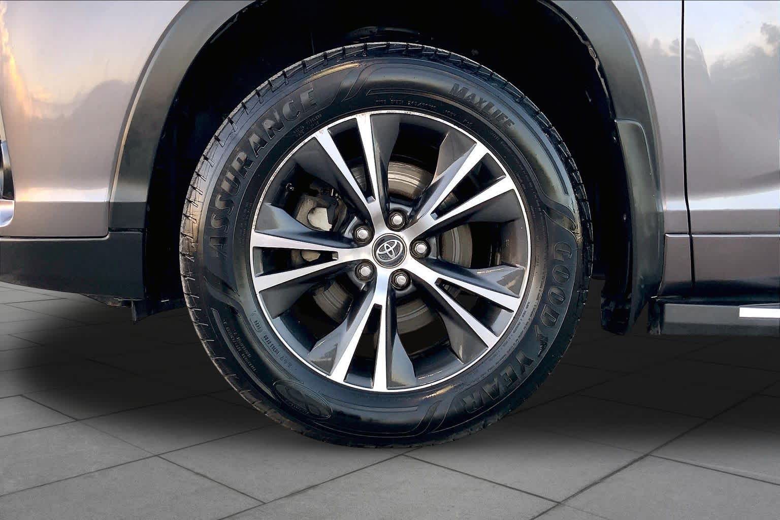 2018 Toyota Highlander LE Predawn Gray Mica at Westside Kia