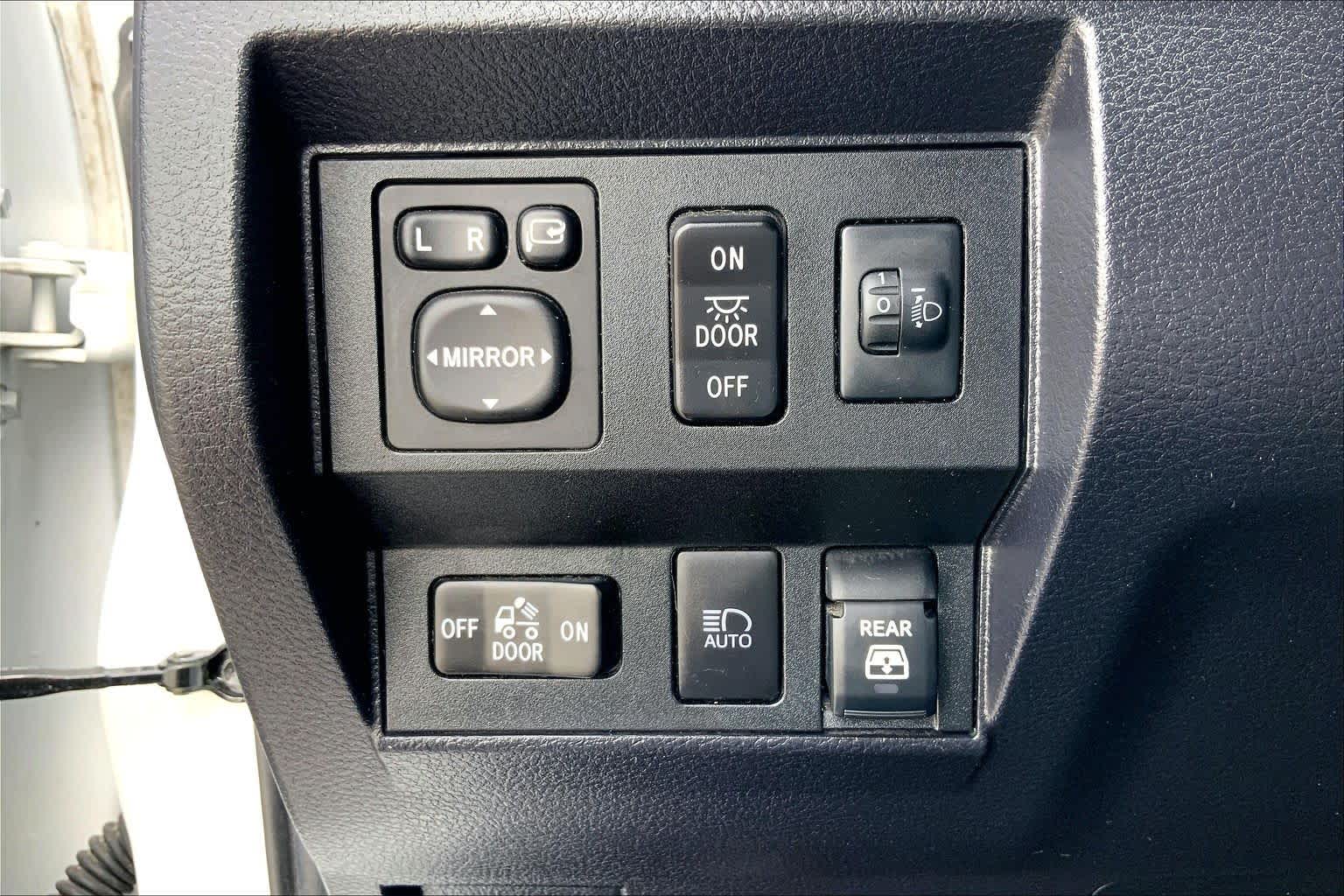 2021 Toyota Tundra Platinum Wind Chill Pearl at Group 1 Toyota Southwest