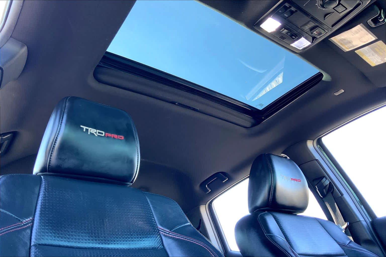 2020 Toyota Tacoma photo 14 of 36