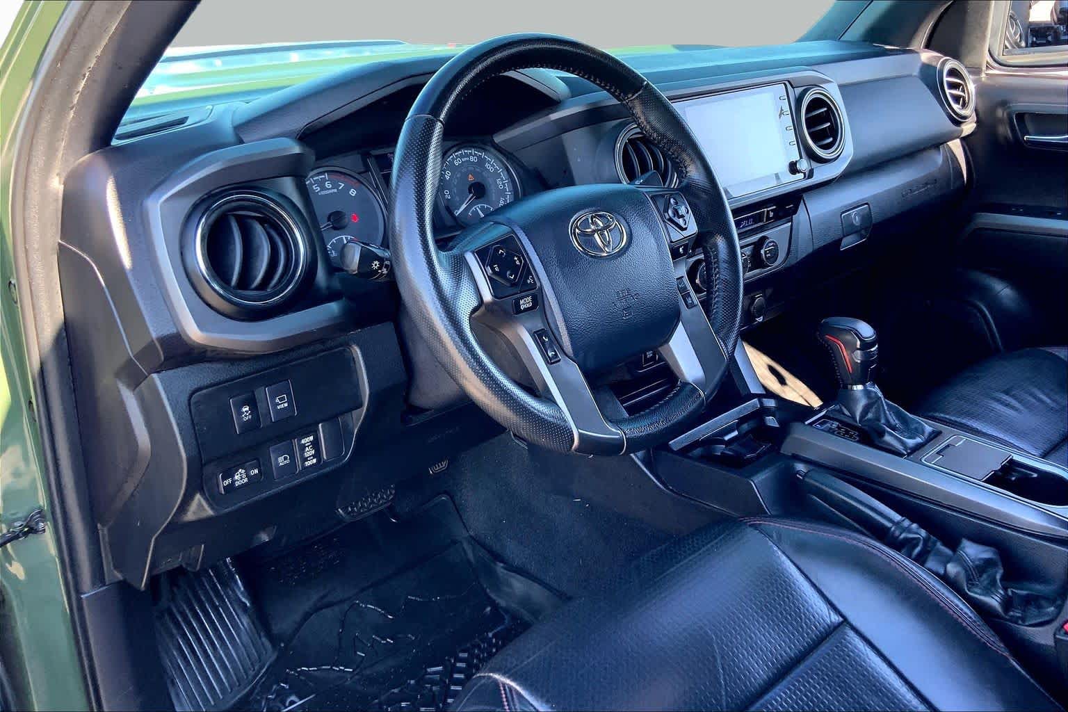 2020 Toyota Tacoma photo 17 of 36