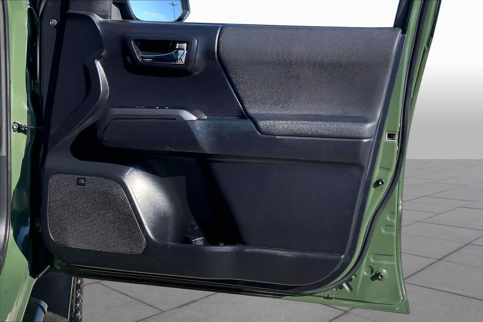 2020 Toyota Tacoma photo 22 of 36