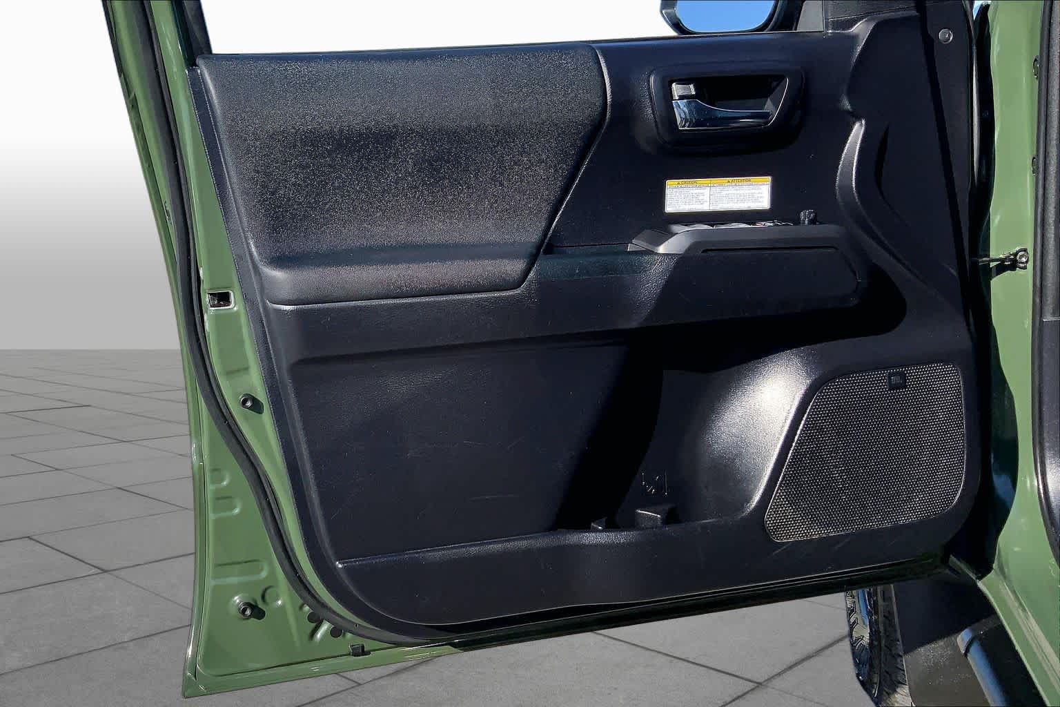 2020 Toyota Tacoma photo 21 of 36