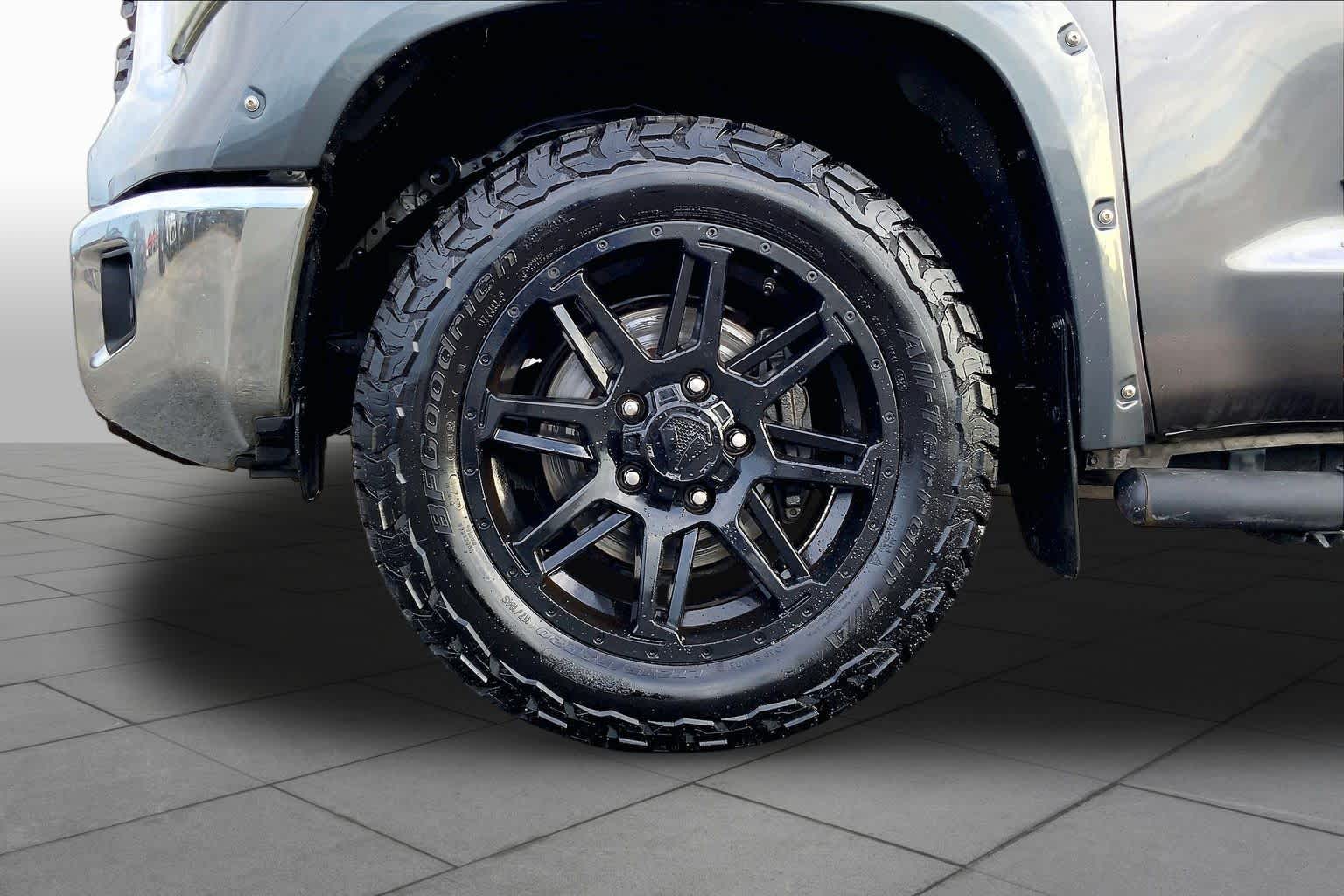 2018 Toyota Tundra photo 12 of 37