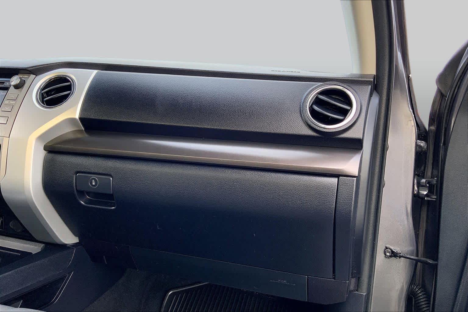 2018 Toyota Tundra photo 19 of 37