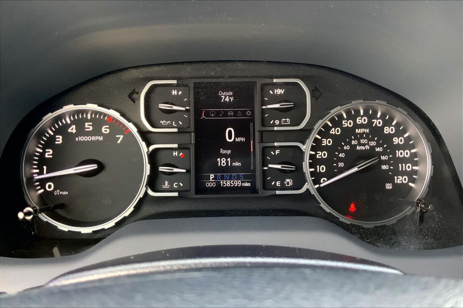 2018 Toyota Tundra photo 26 of 37