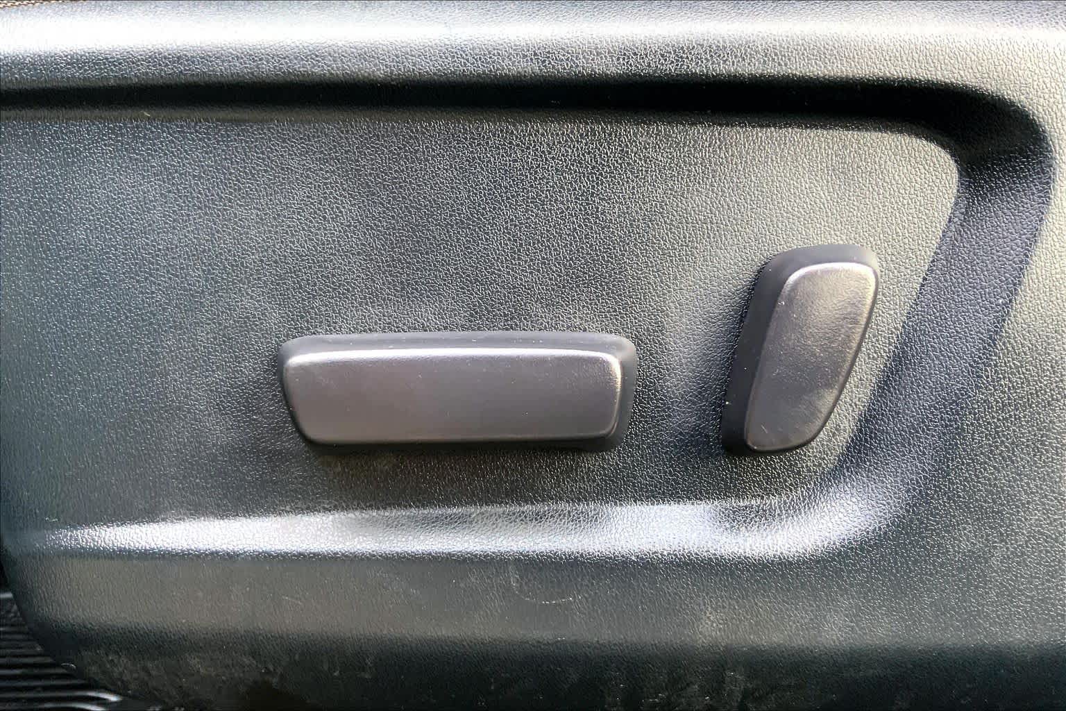 2018 Toyota Tundra photo 35 of 37