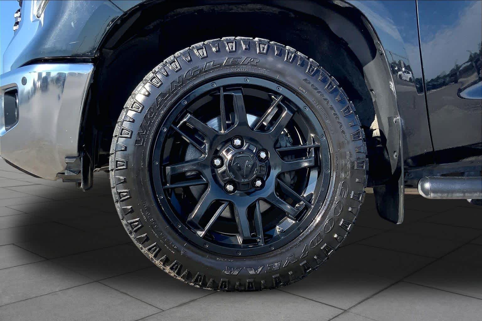 2021 Toyota Tundra photo 11 of 36