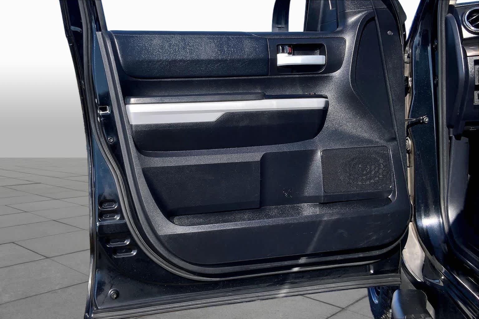 2021 Toyota Tundra photo 21 of 36