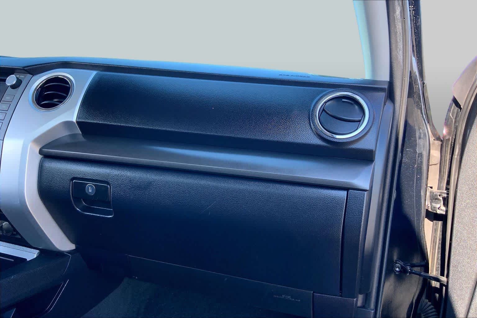 2021 Toyota Tundra photo 18 of 36