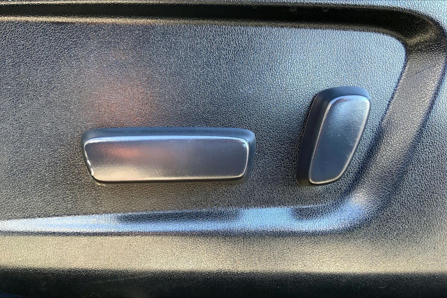 2021 Toyota Tundra photo 34 of 36