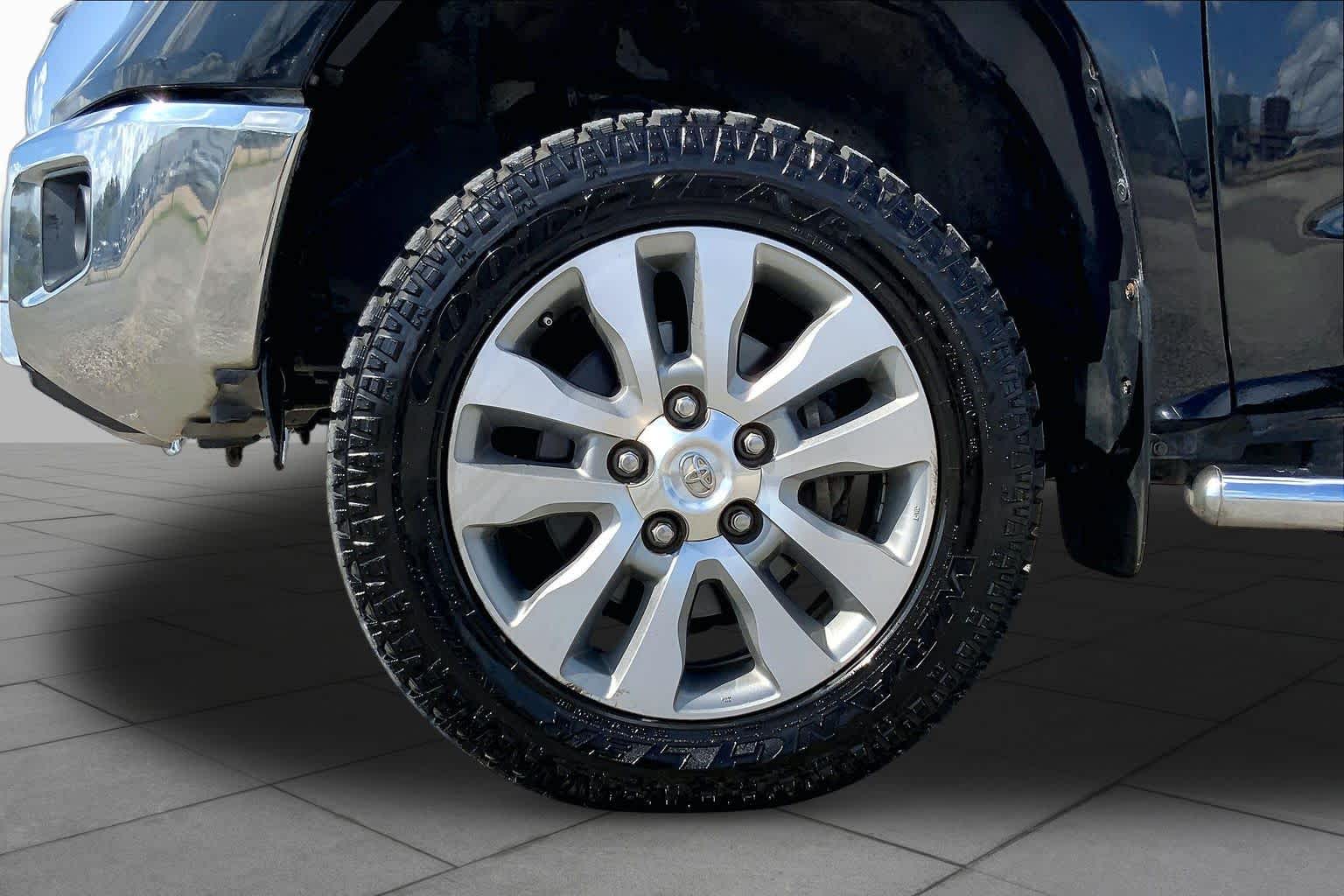 2015 Toyota Tundra photo 10 of 35