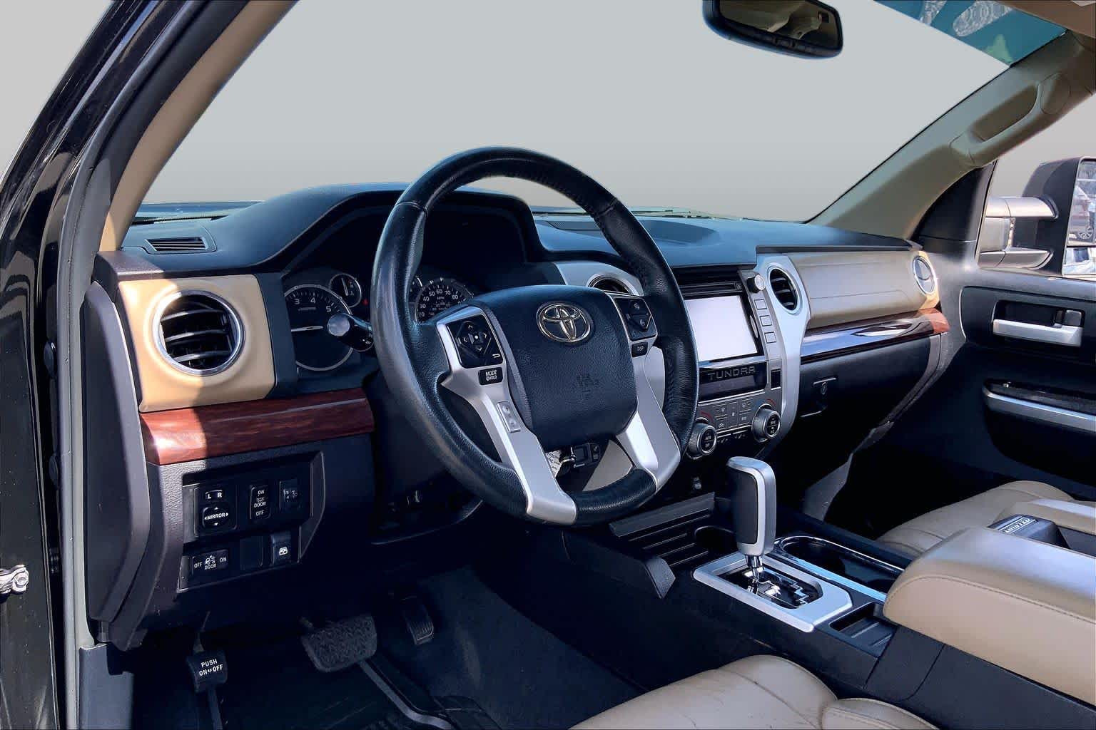 2015 Toyota Tundra photo 16 of 35