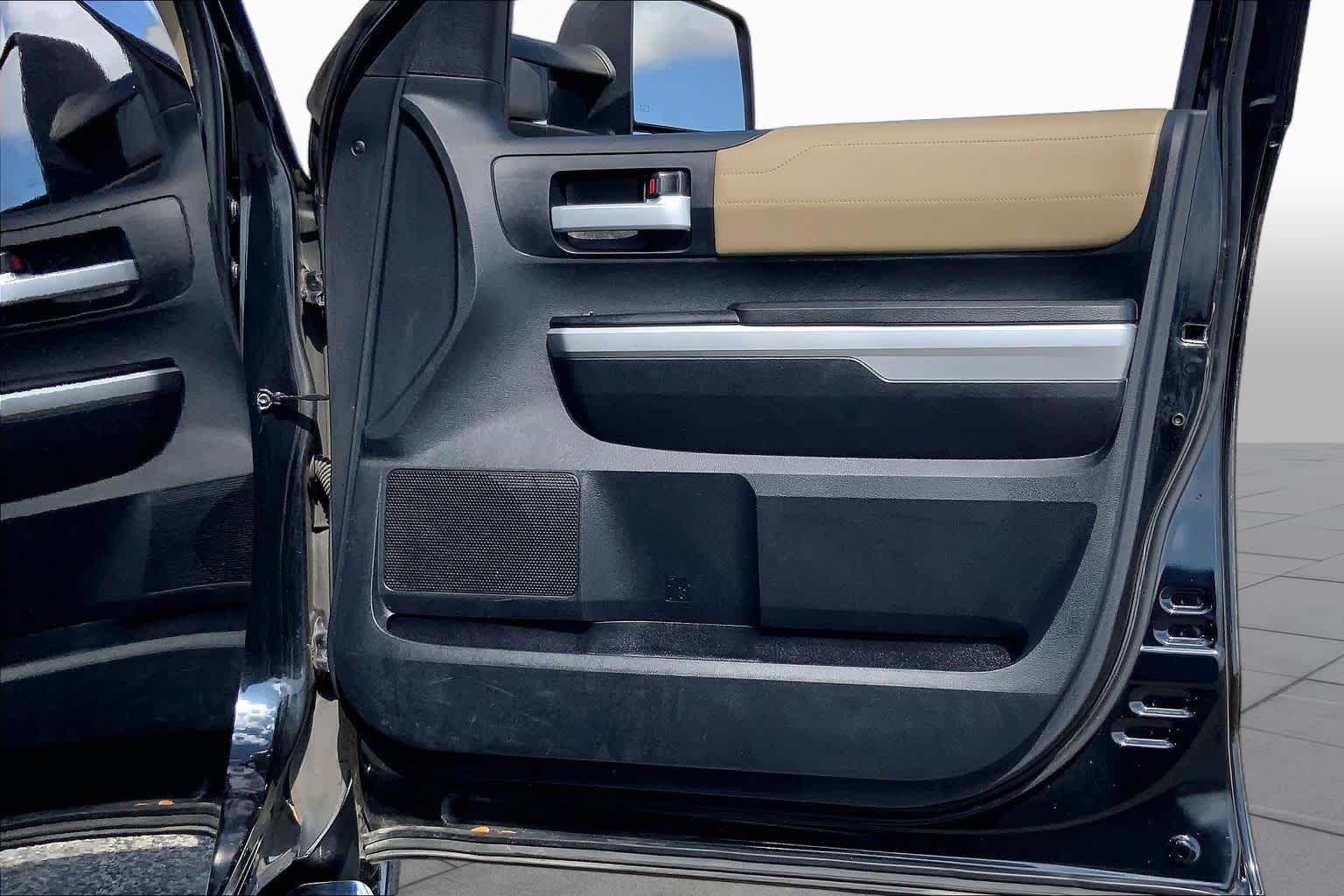 2015 Toyota Tundra photo 21 of 35