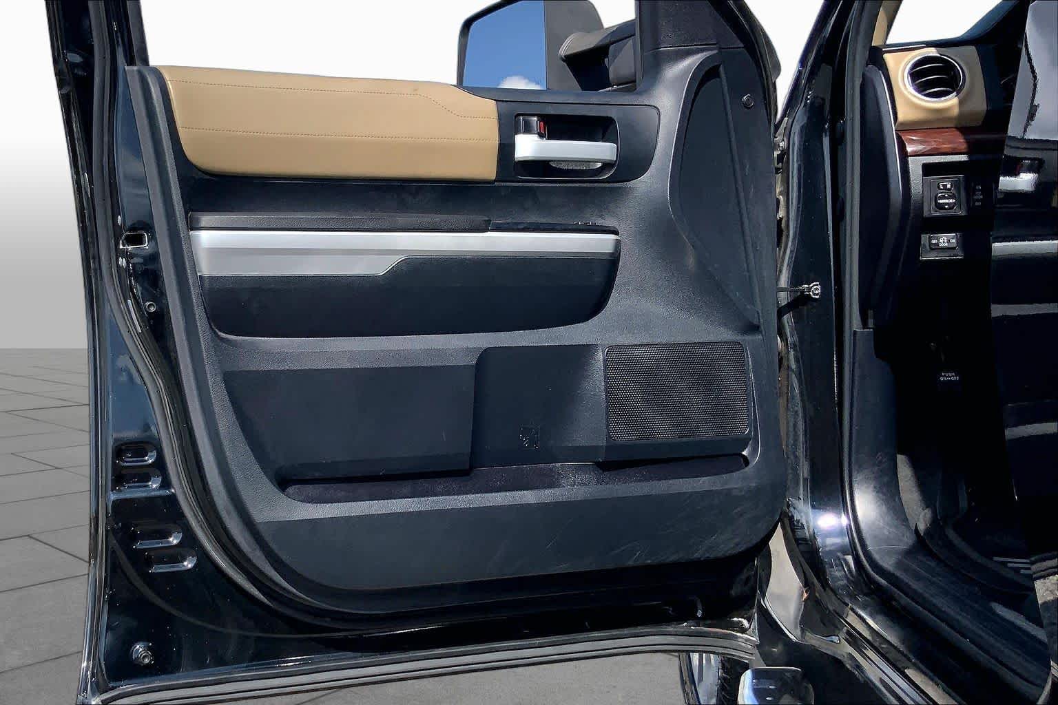 2015 Toyota Tundra photo 20 of 35