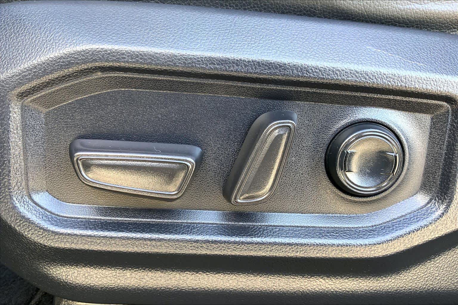 2024 Toyota Tundra photo 34 of 36