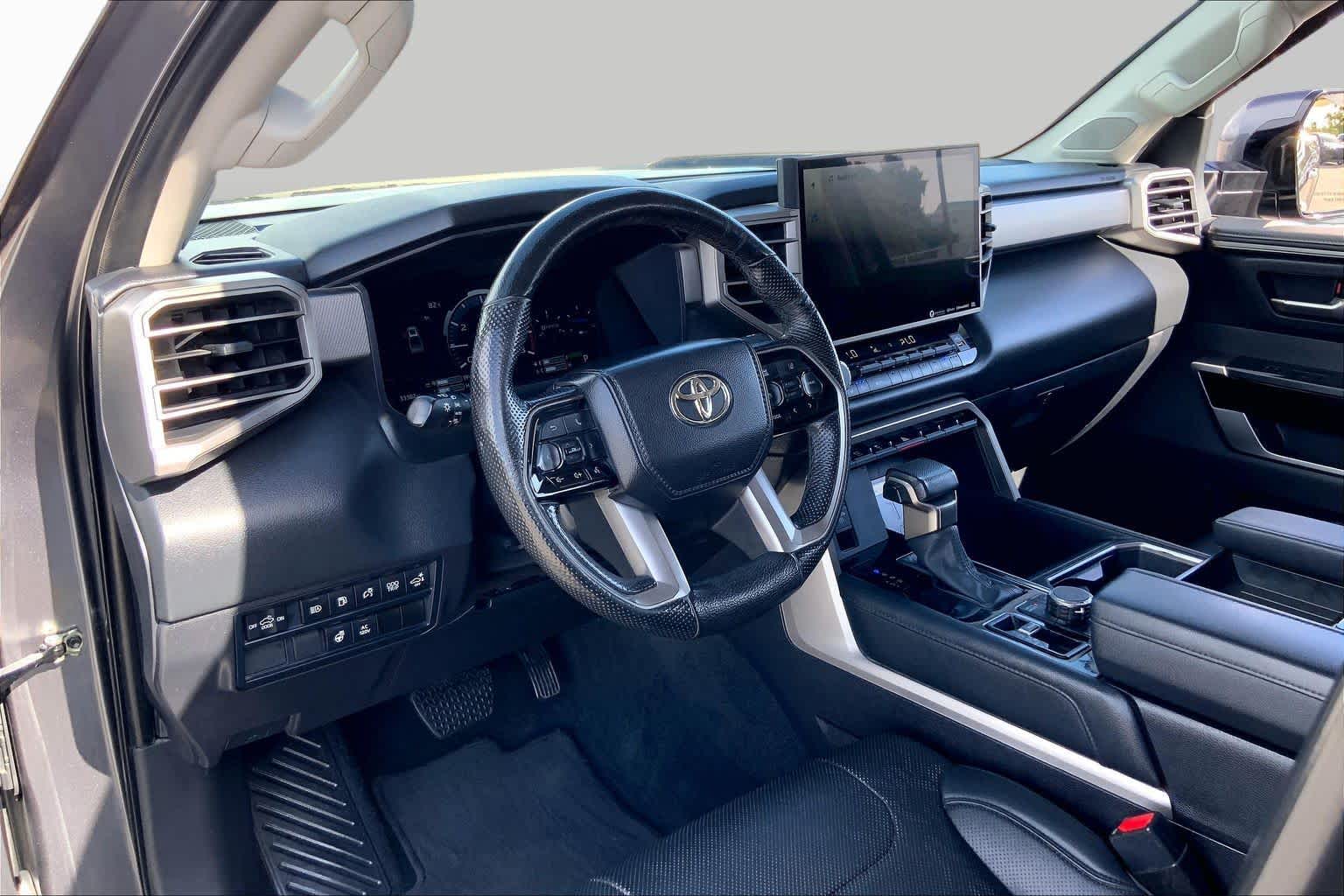 2024 Toyota Tundra photo 17 of 36