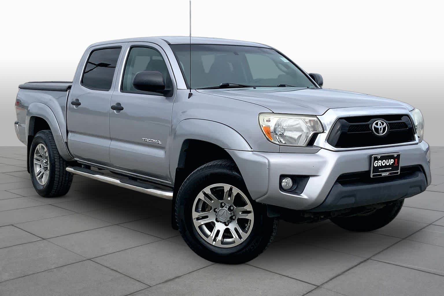 2015 Toyota Tacoma photo 3 of 36