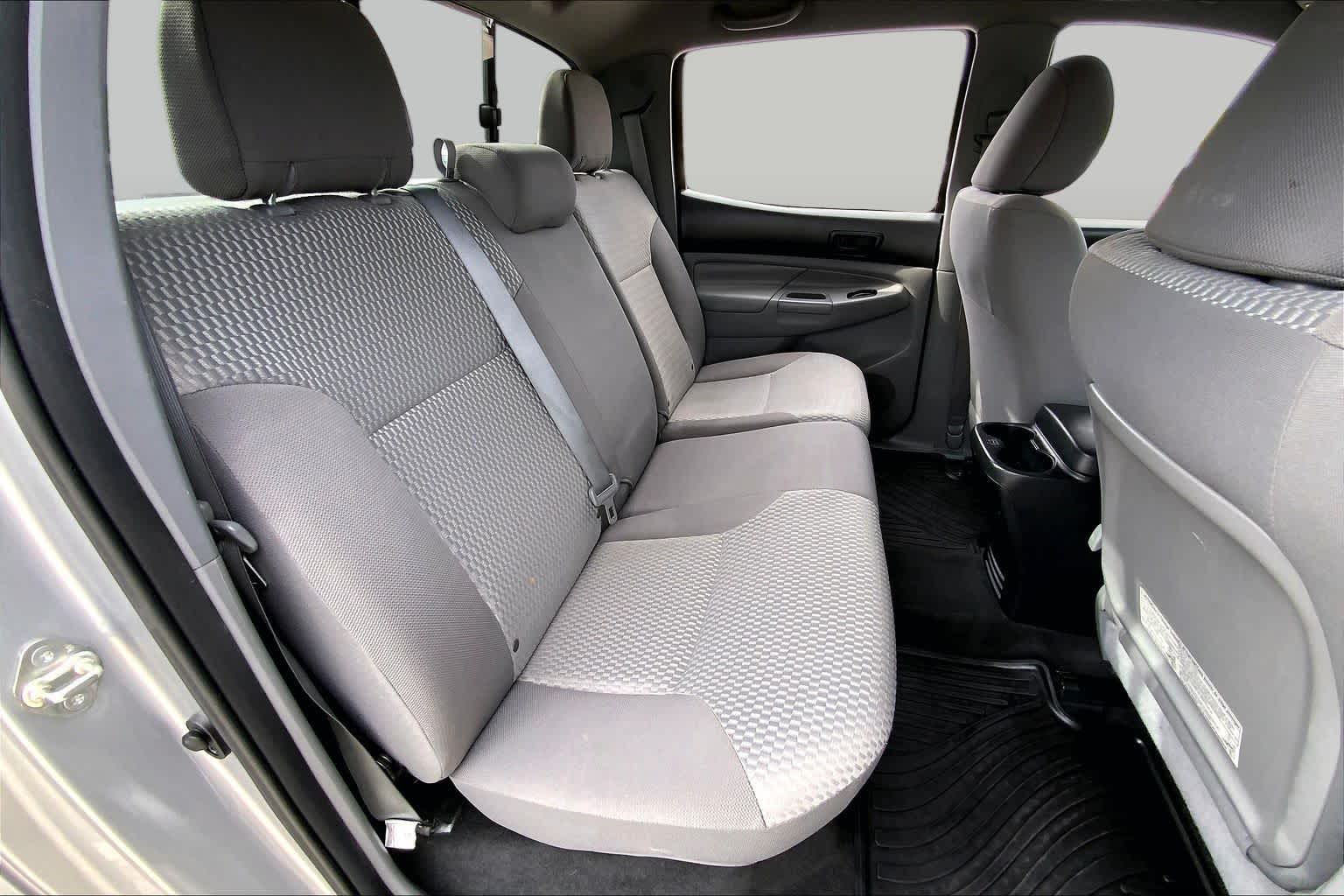 2015 Toyota Tacoma photo 19 of 36