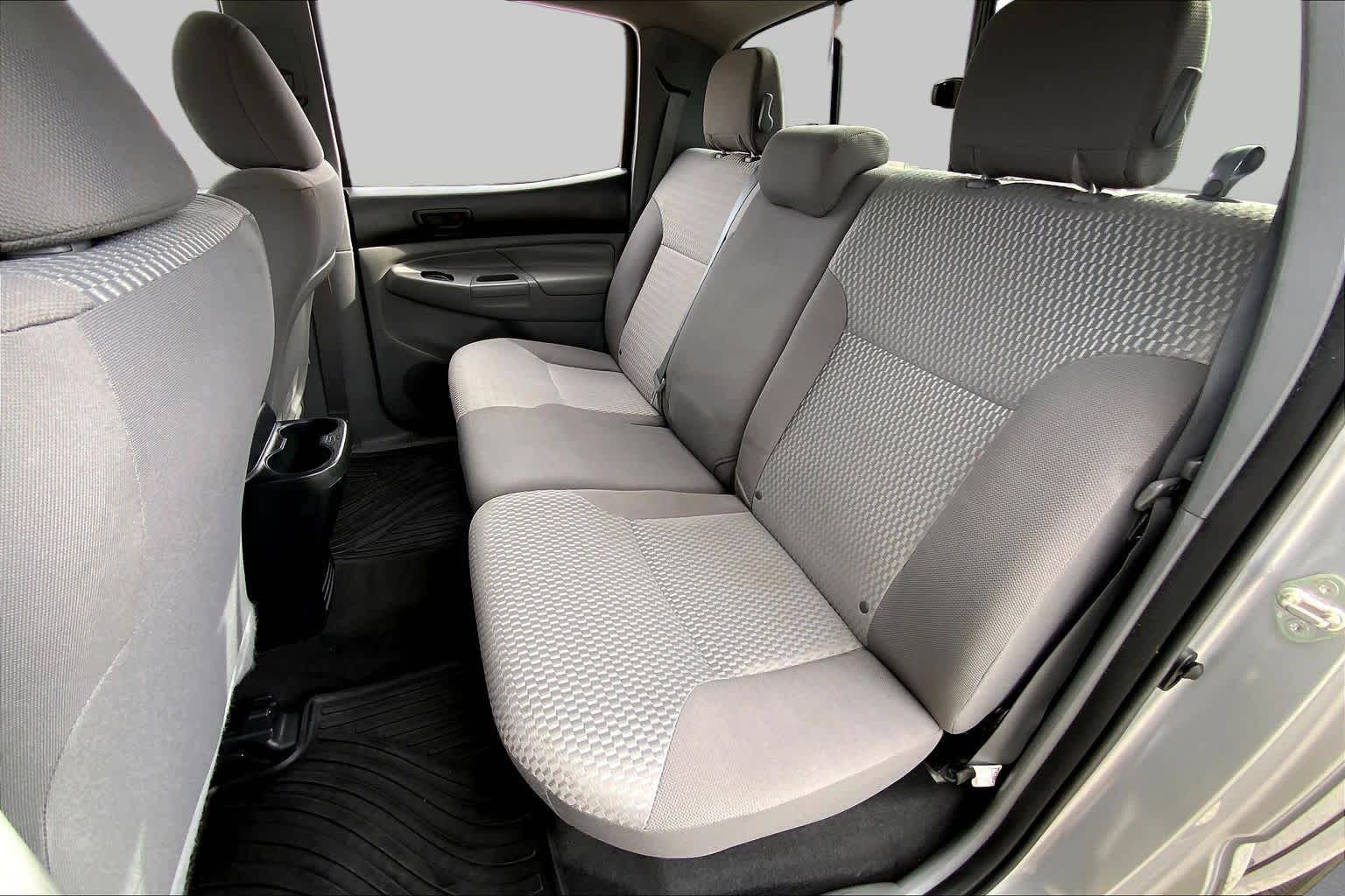 2015 Toyota Tacoma photo 20 of 36