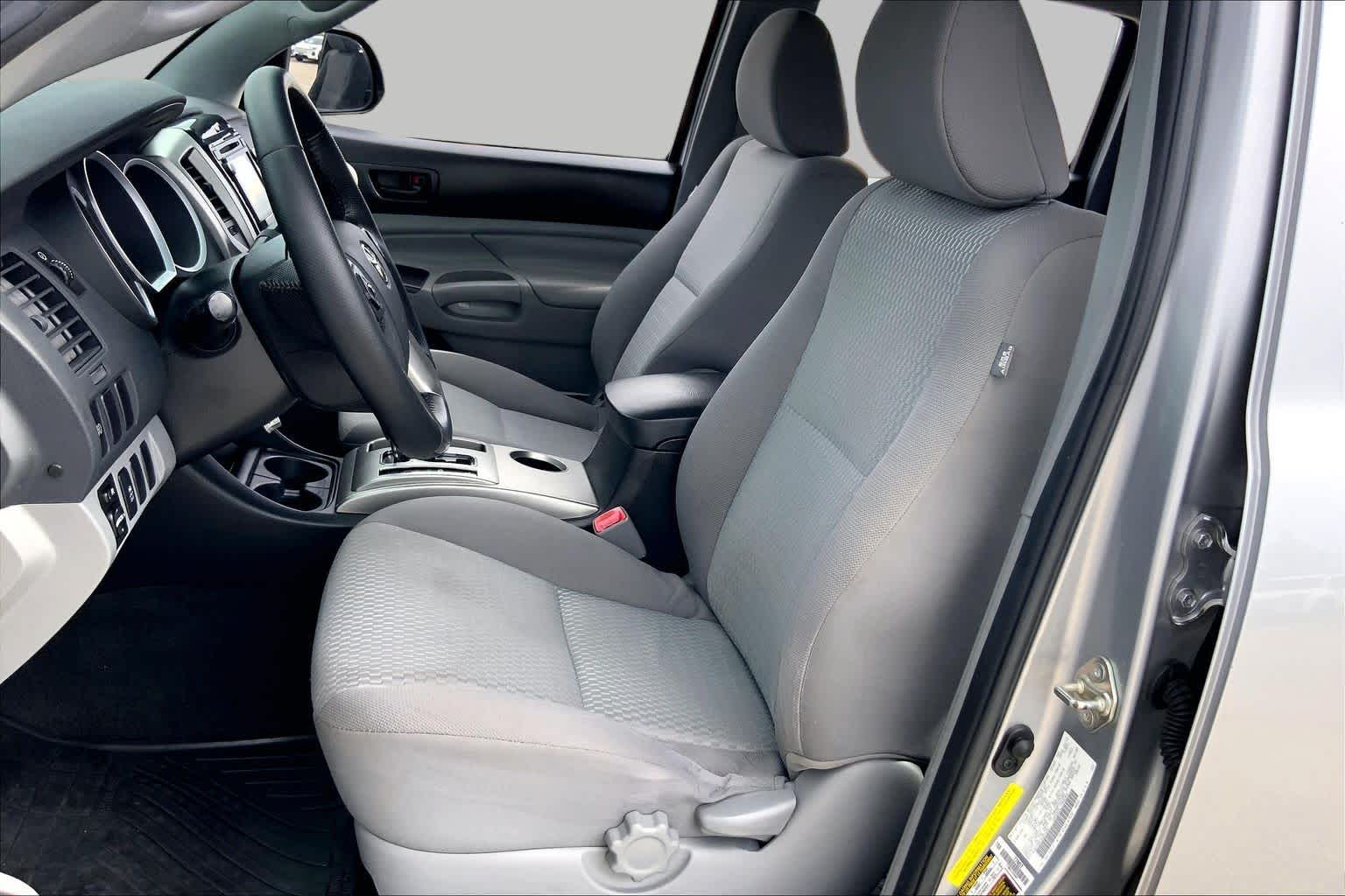2015 Toyota Tacoma photo 8 of 36