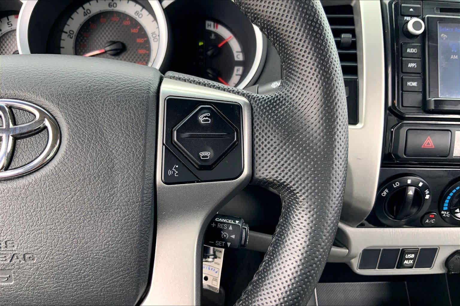 2015 Toyota Tacoma photo 24 of 36