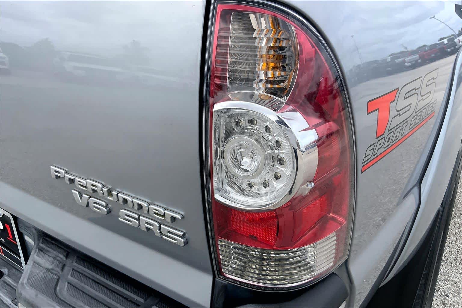 2015 Toyota Tacoma photo 30 of 36