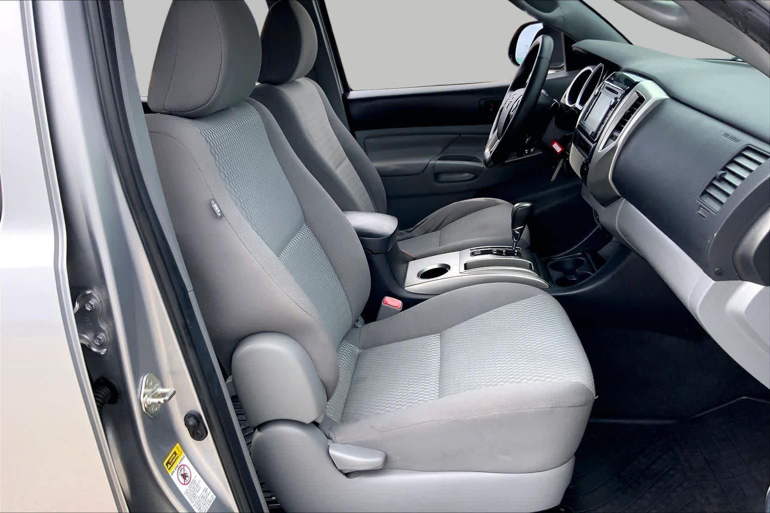 2015 Toyota Tacoma photo 9 of 36