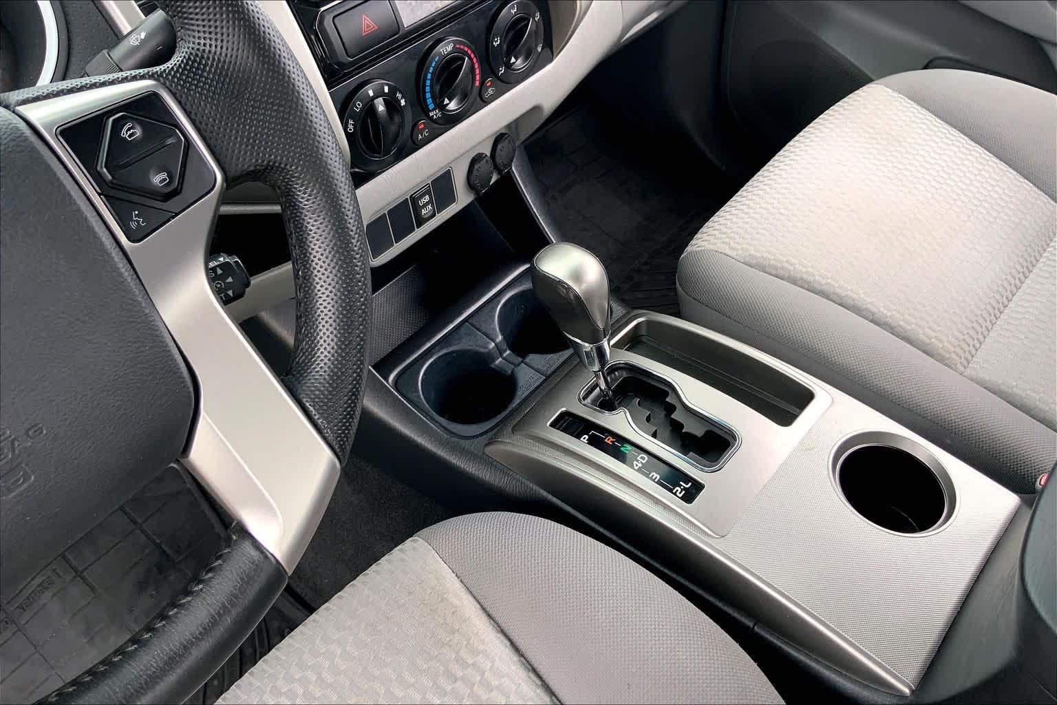 2015 Toyota Tacoma photo 16 of 36