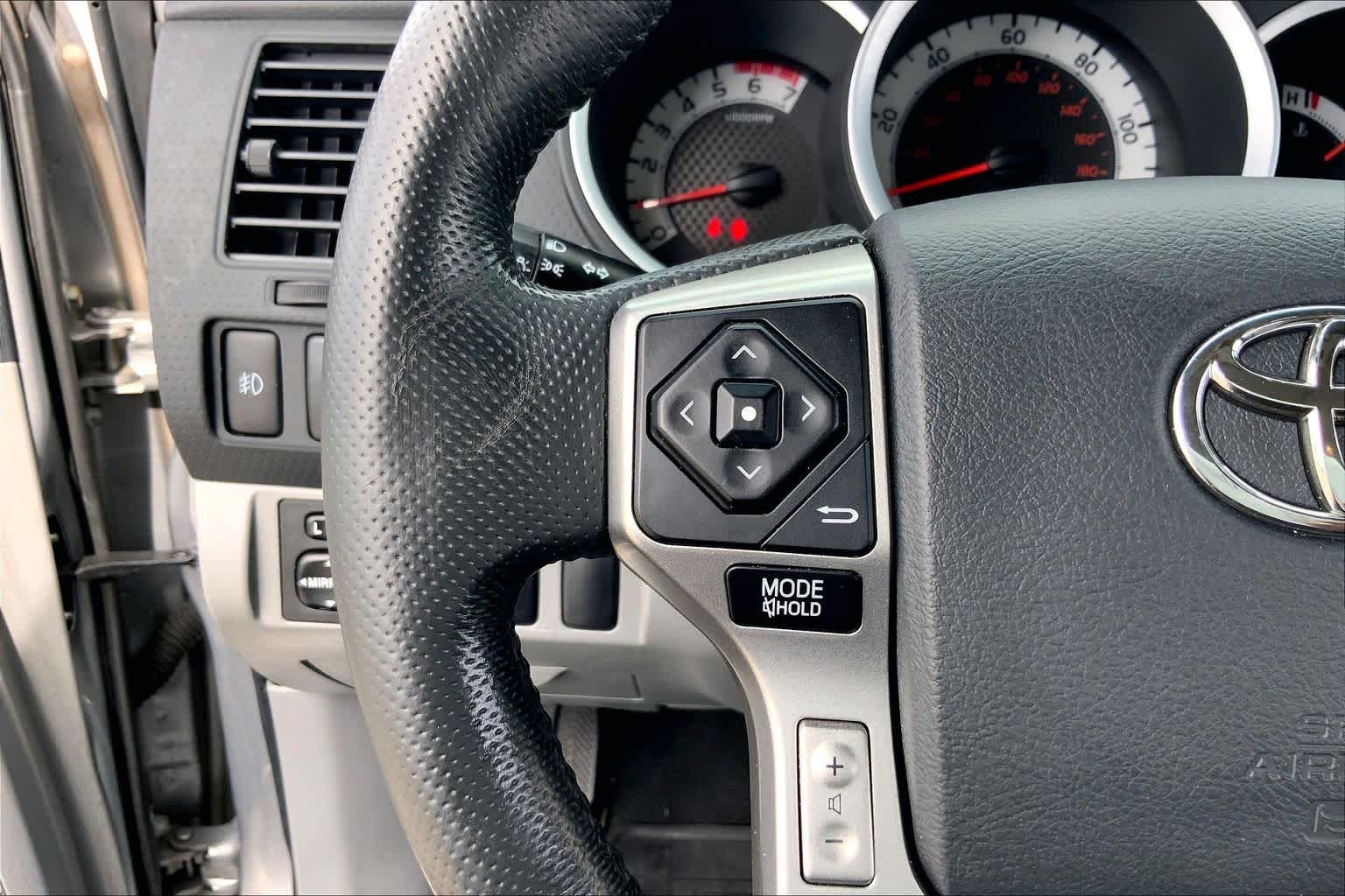 2015 Toyota Tacoma photo 23 of 36