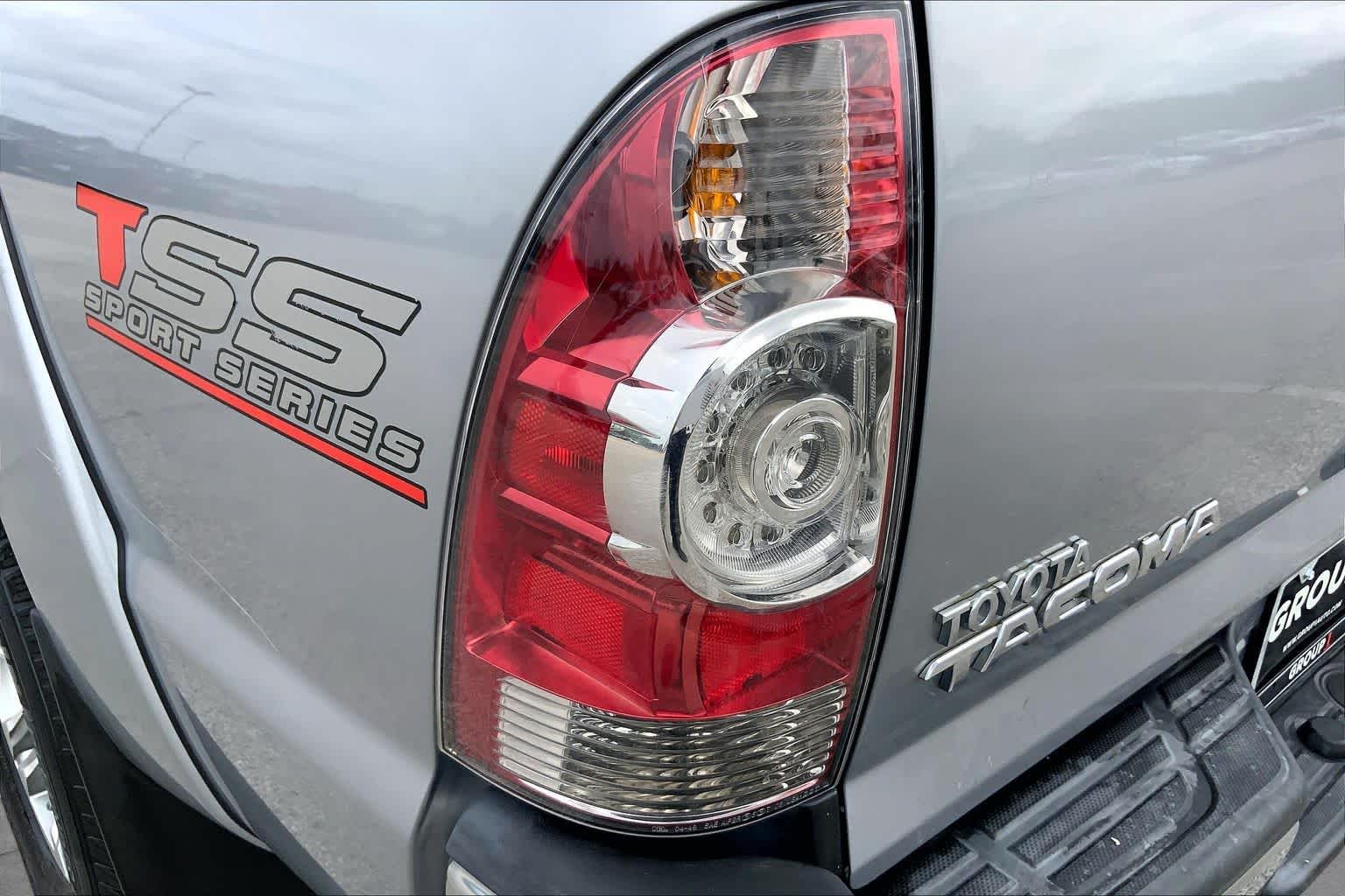 2015 Toyota Tacoma photo 28 of 36