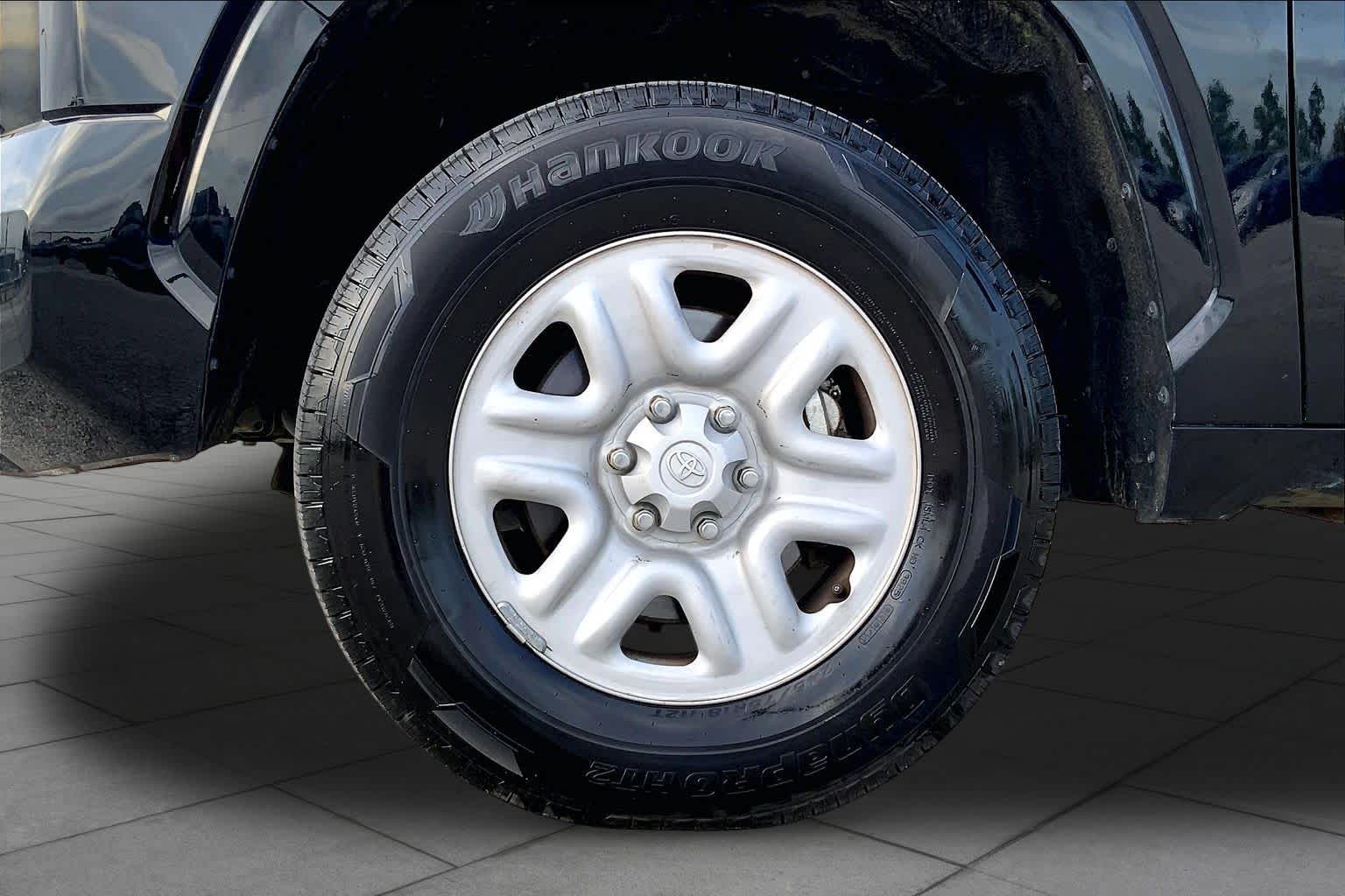 2022 Toyota Tundra photo 11 of 36