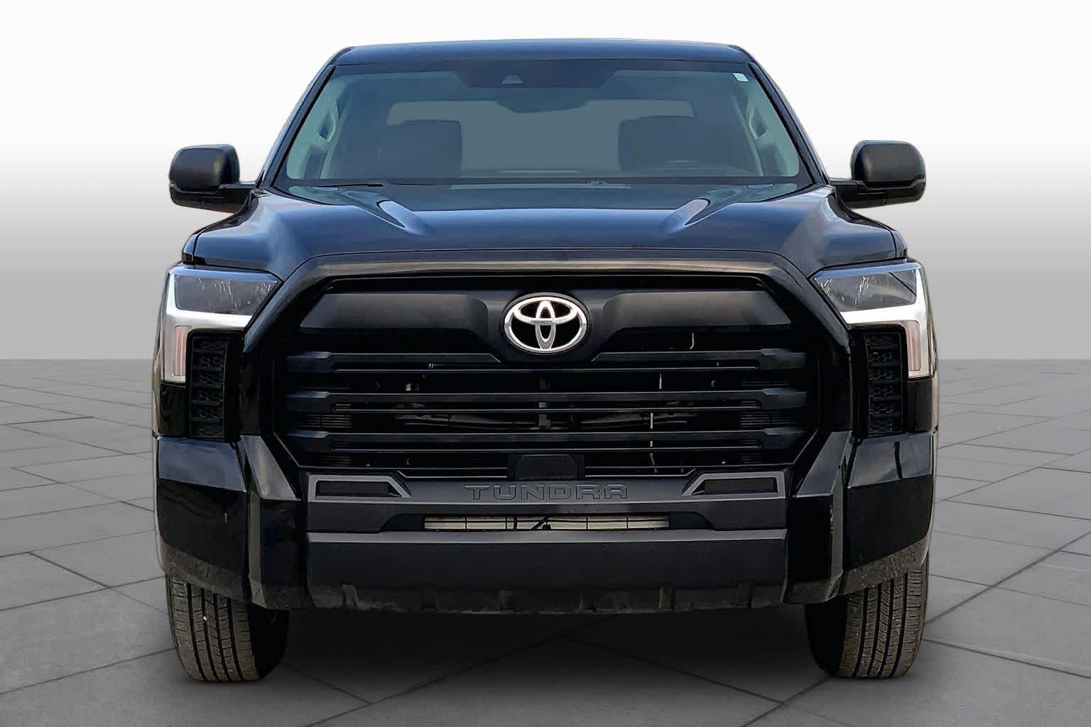 2022 Toyota Tundra photo 4 of 36