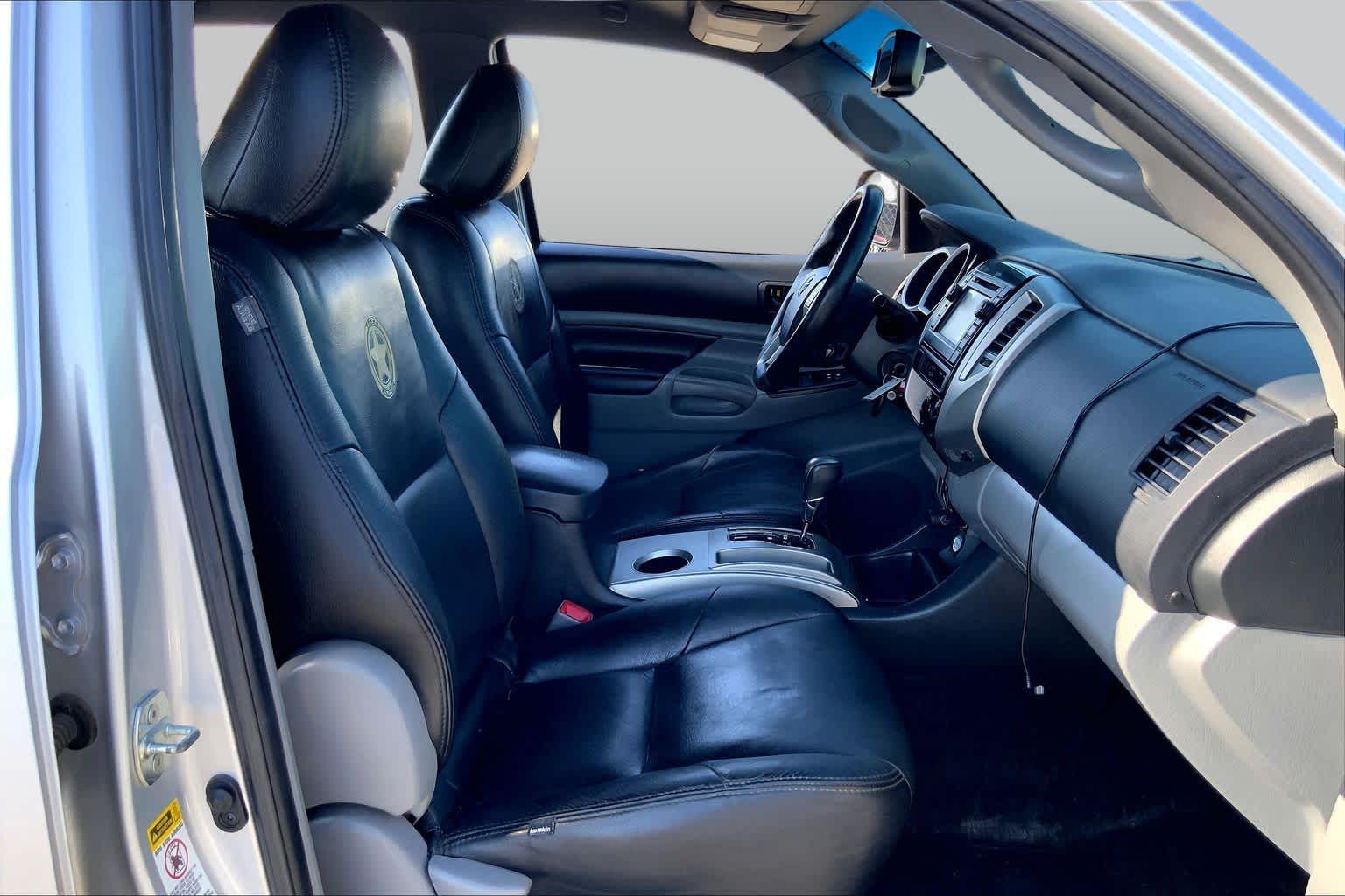 2013 Toyota Tacoma photo 8 of 34
