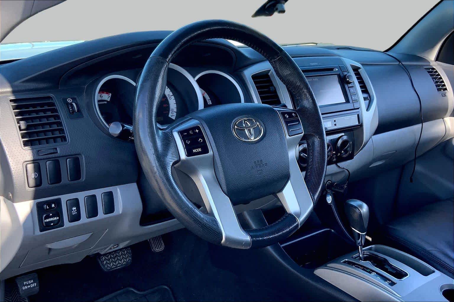 2013 Toyota Tacoma photo 16 of 34
