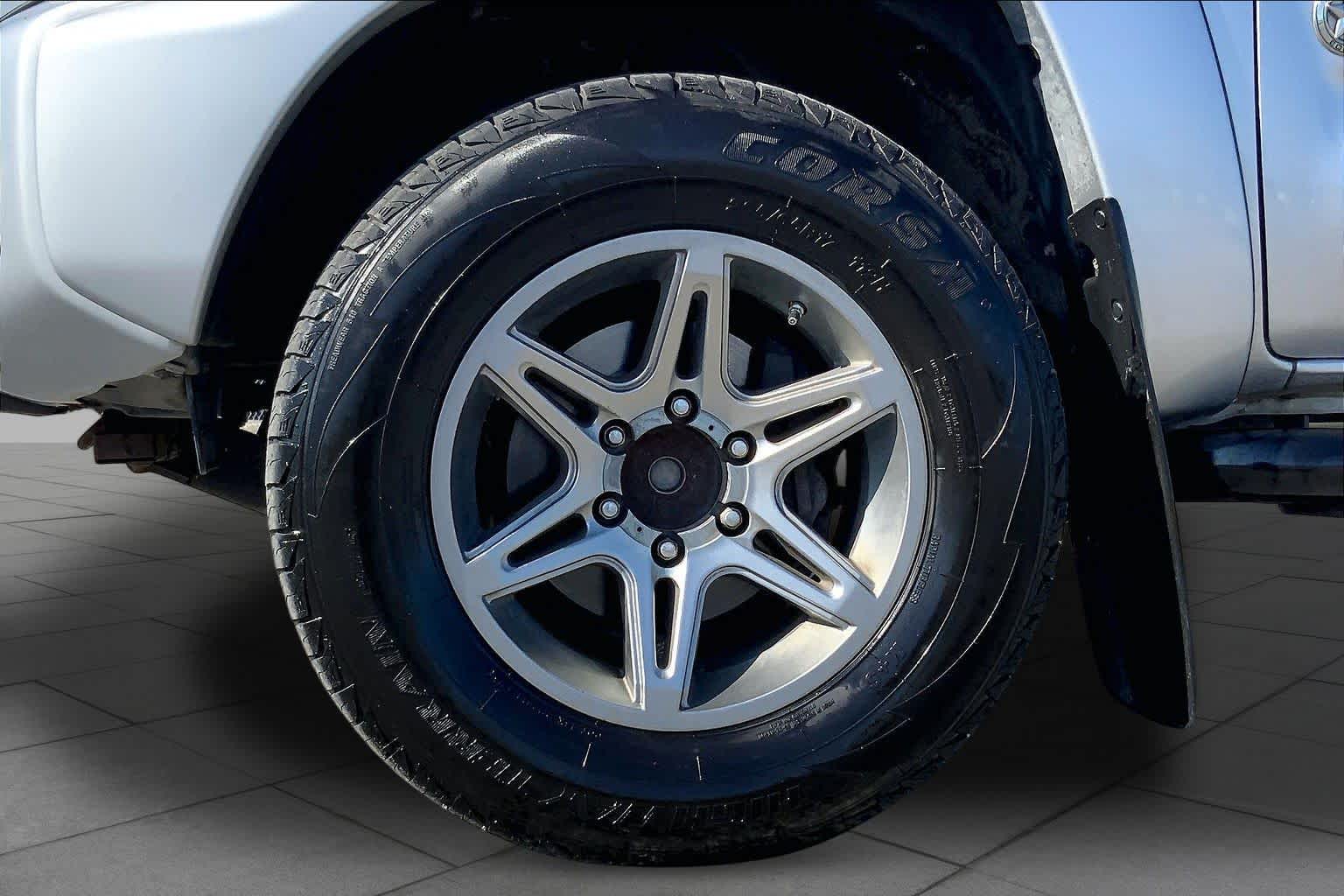 2013 Toyota Tacoma photo 10 of 34