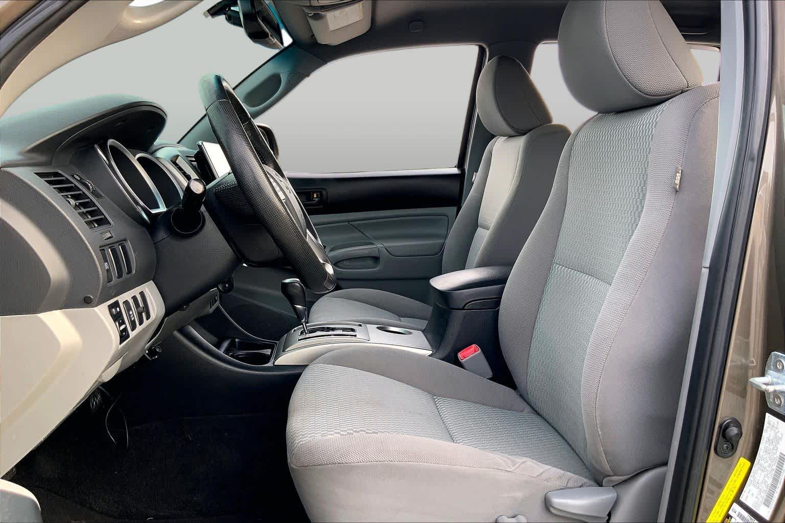 2013 Toyota Tacoma photo 8 of 35