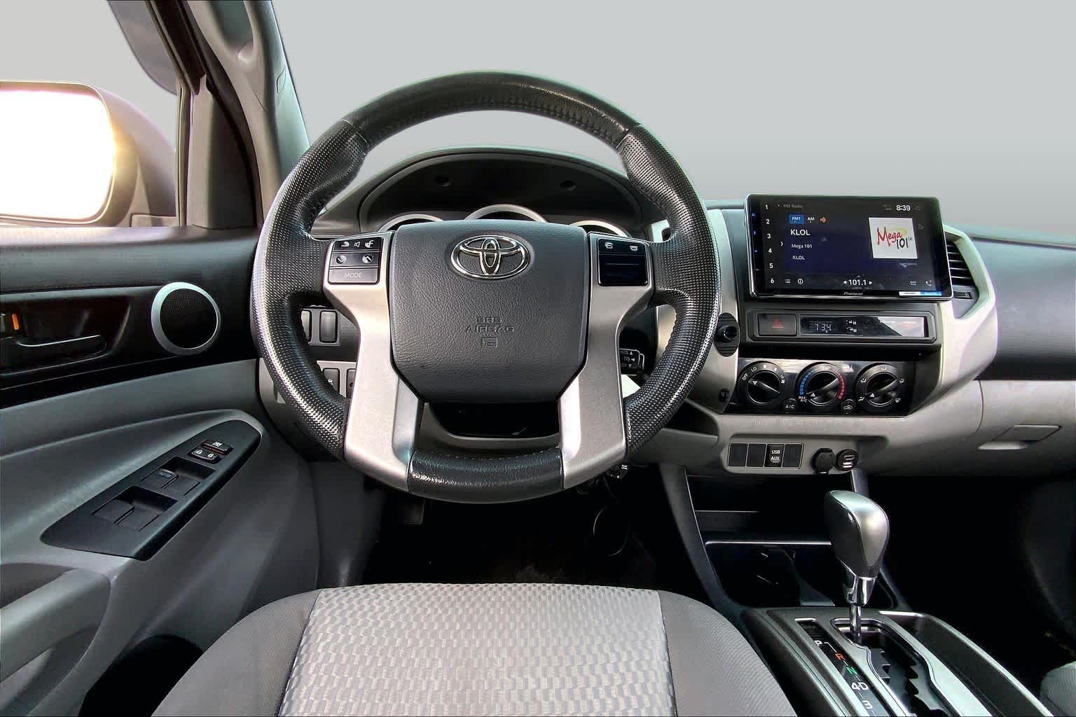 2013 Toyota Tacoma photo 6 of 35