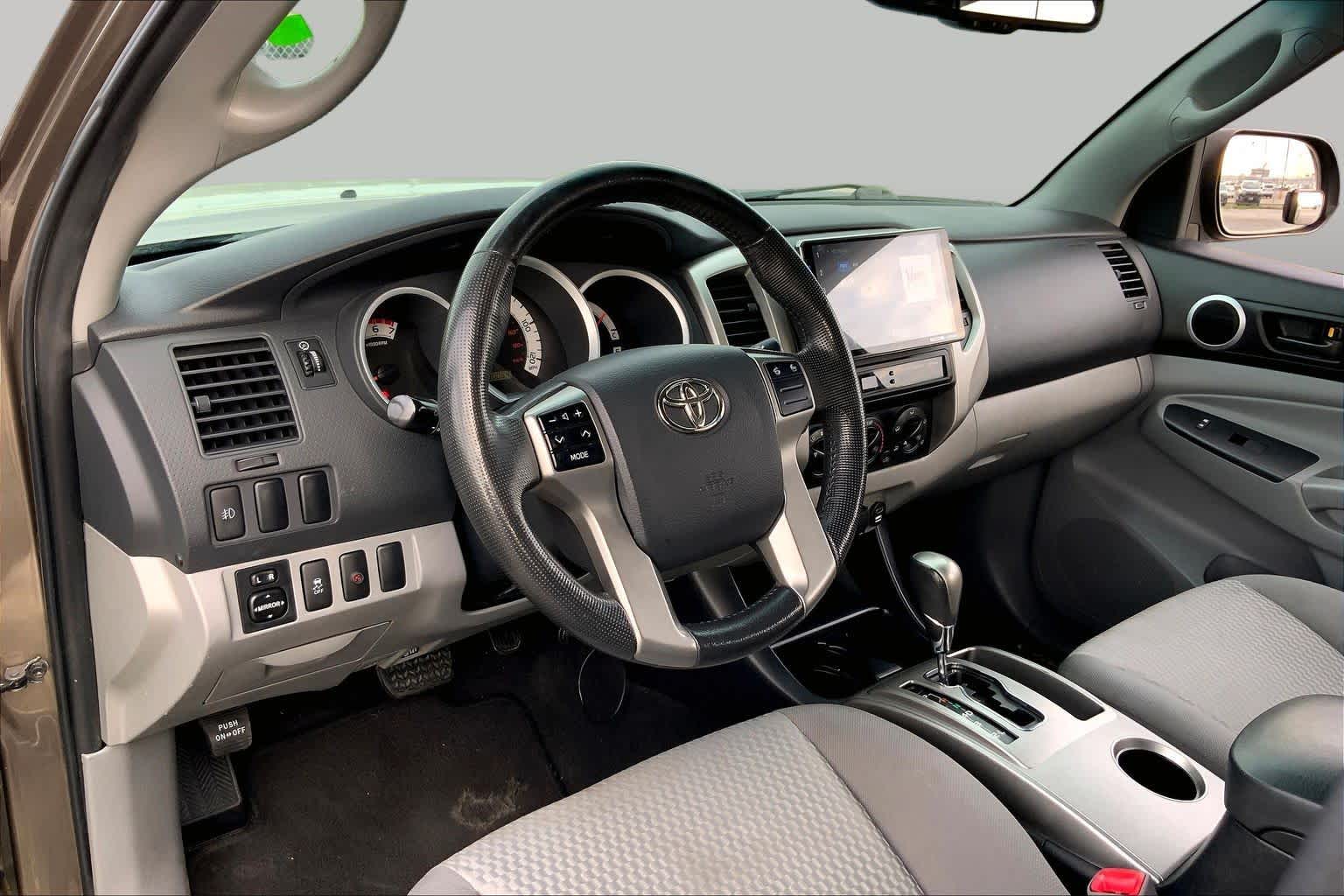 2013 Toyota Tacoma photo 17 of 35