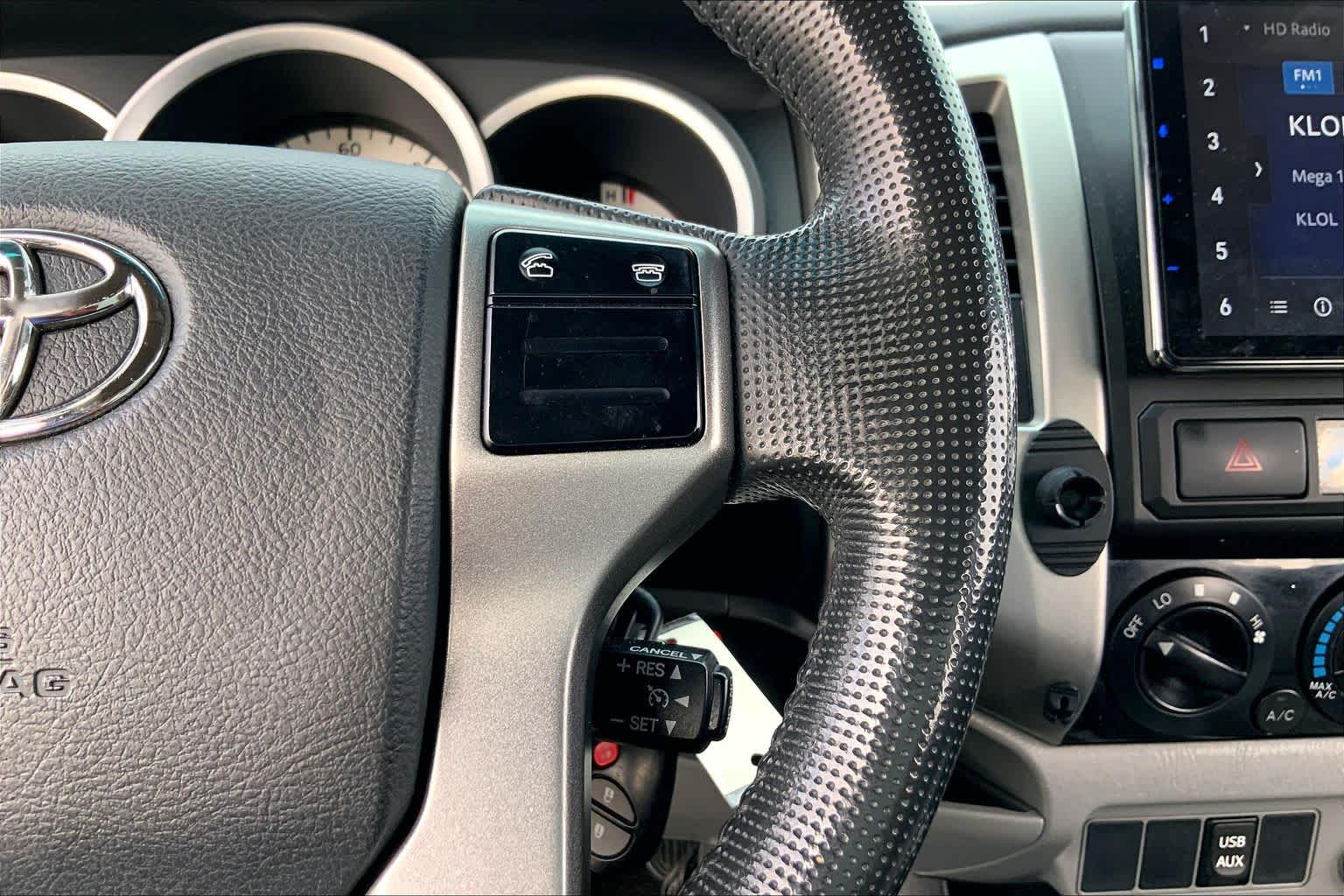 2013 Toyota Tacoma photo 24 of 35