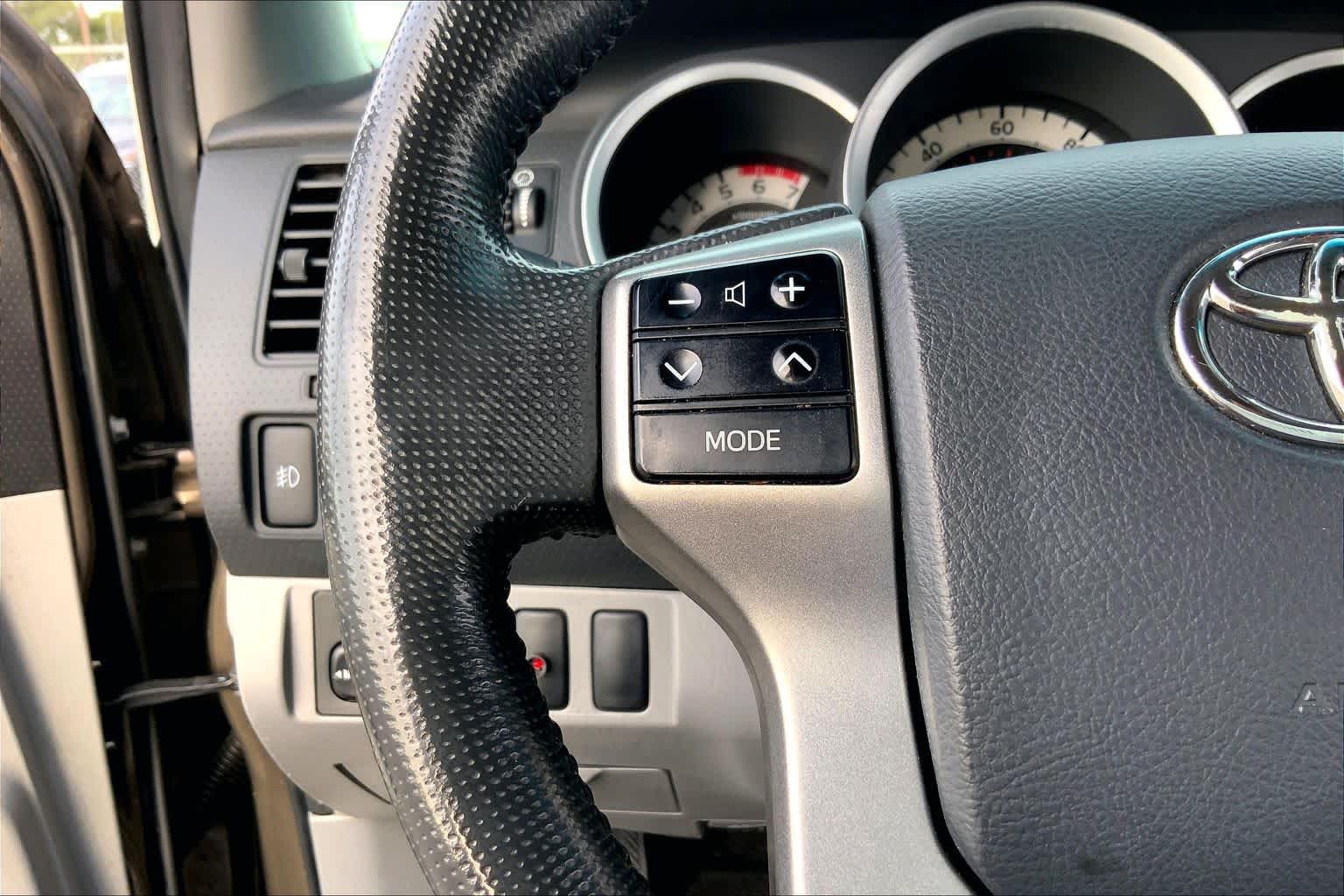 2013 Toyota Tacoma photo 23 of 35