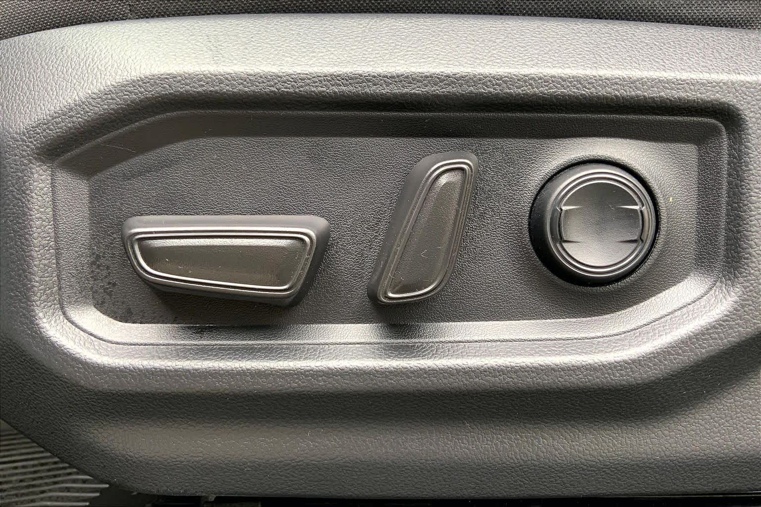 2025 Toyota Tundra photo 34 of 36