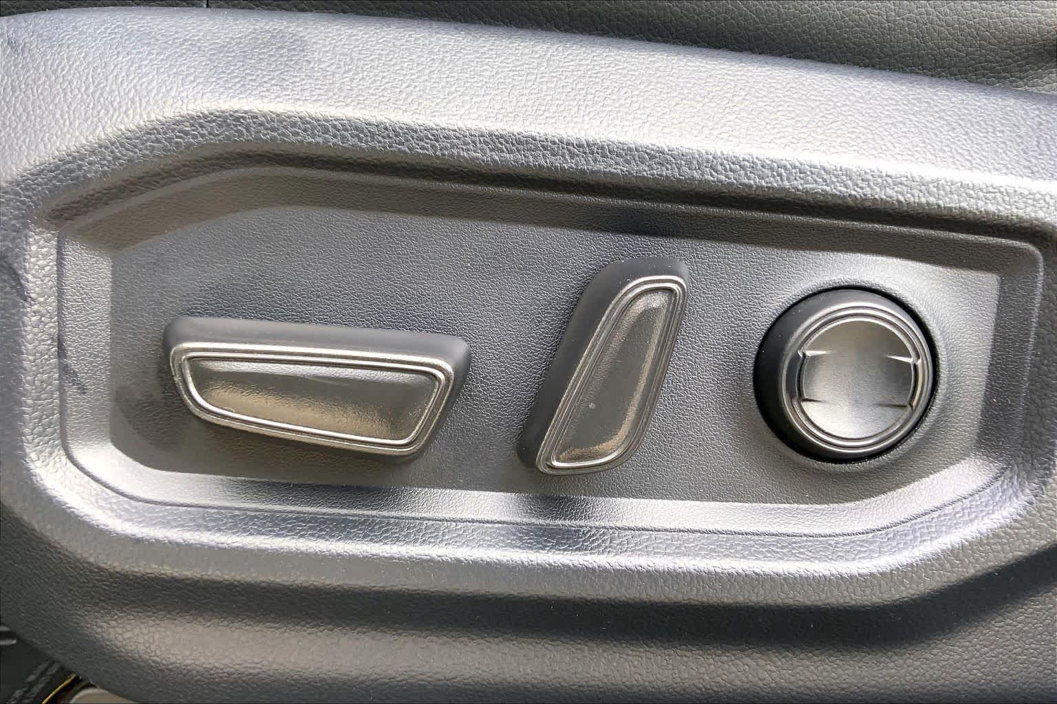 2025 Toyota Tundra photo 34 of 36