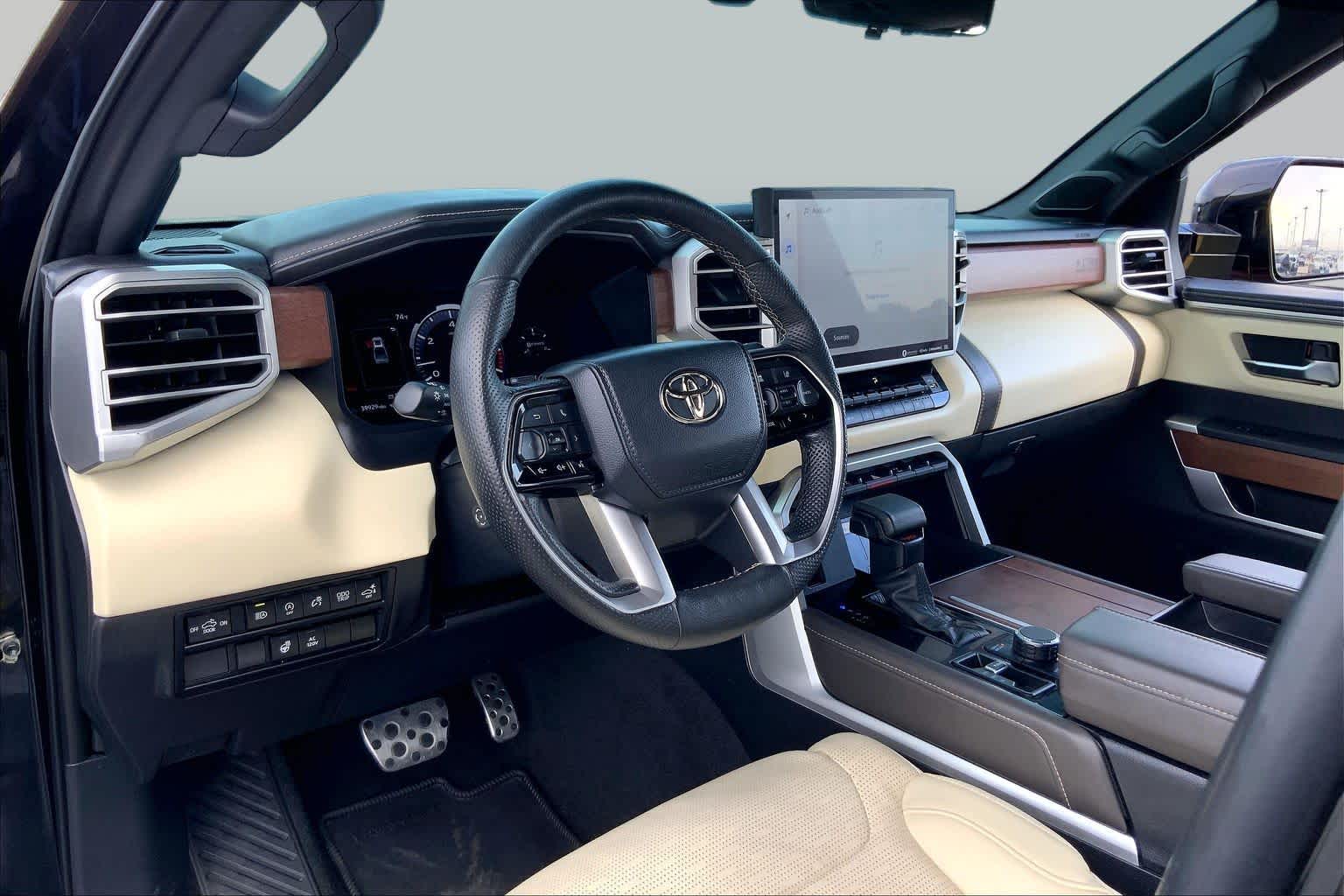 2023 Toyota Tundra photo 17 of 36