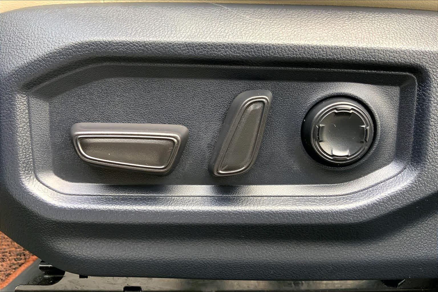 2023 Toyota Tundra photo 34 of 36