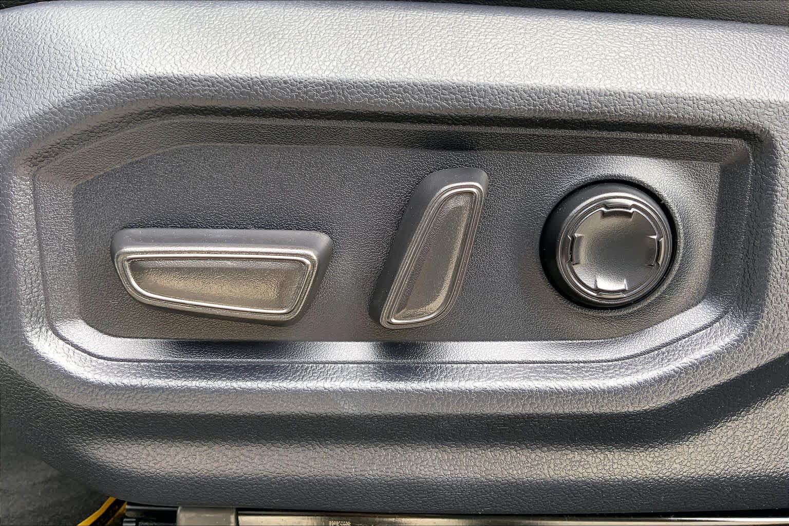 2025 Toyota Tundra Platinum Wind Chill Pearl at Group 1 Toyota Southwest