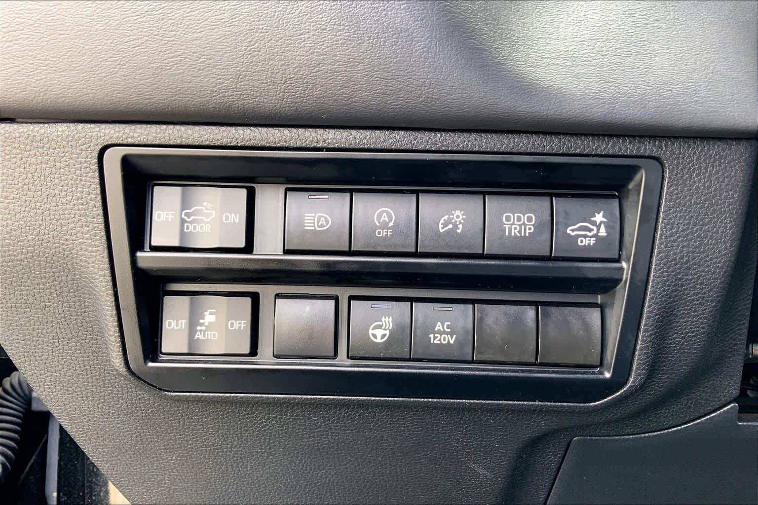 2023 Toyota Tundra photo 33 of 36