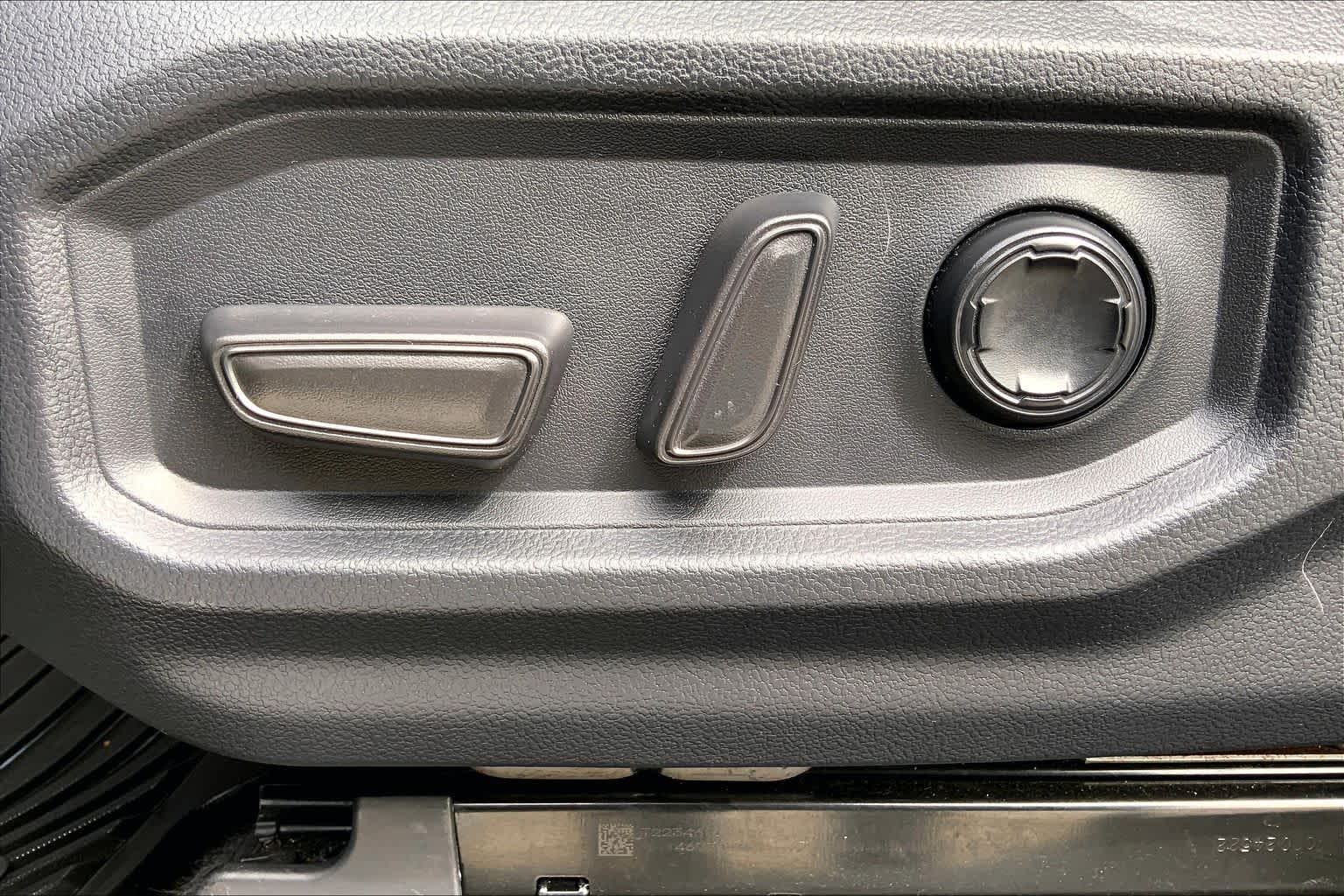 2023 Toyota Tundra photo 34 of 36