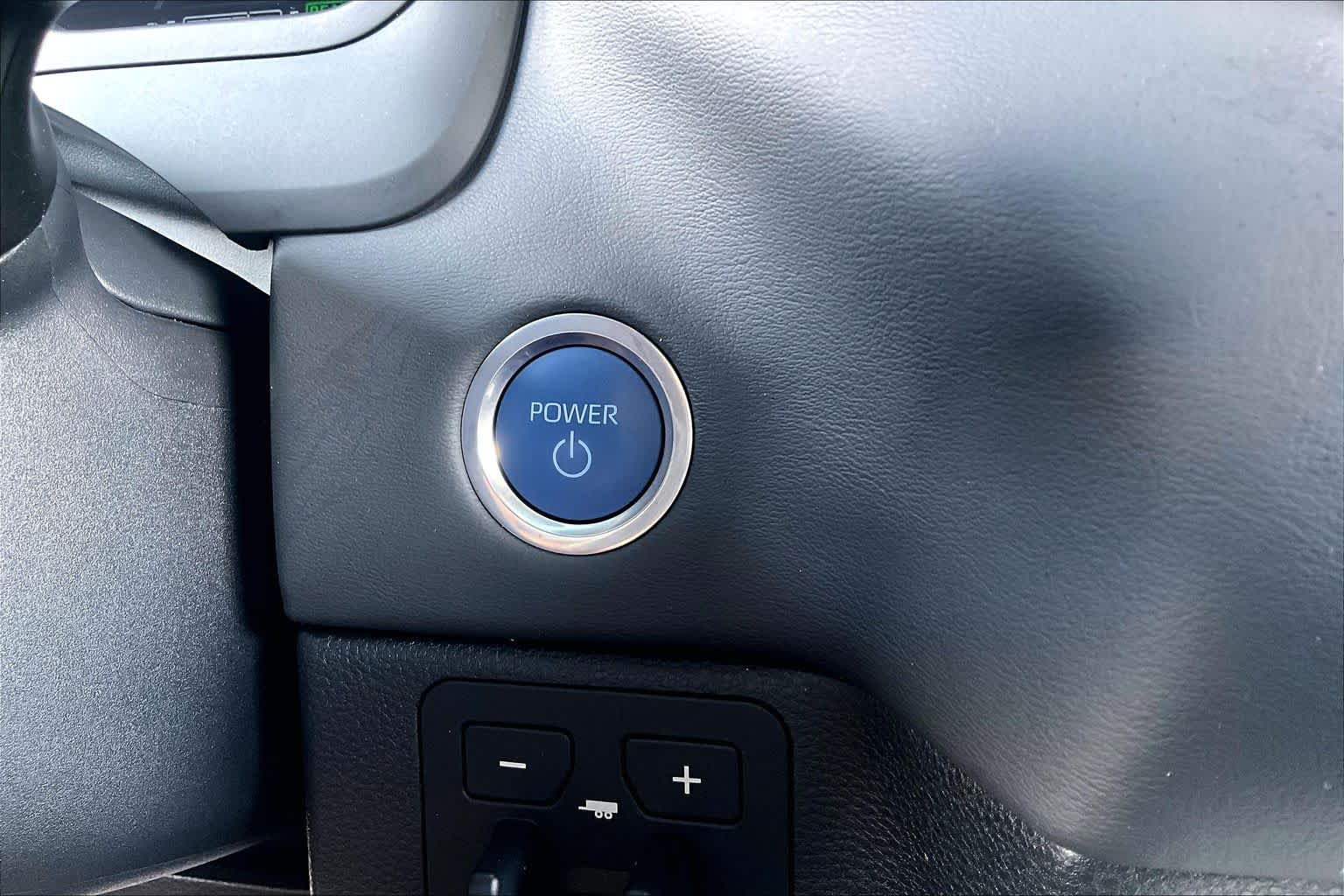 2024 Toyota Tundra photo 33 of 35