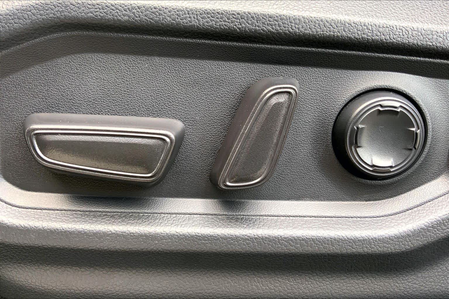 2024 Toyota Tundra photo 67 of 70